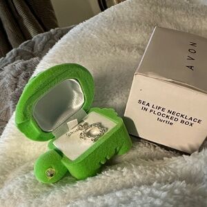 Avon Silver SEA LIFE NECKLACE IN FLOCKED BOX-turtle- VINTAGE
